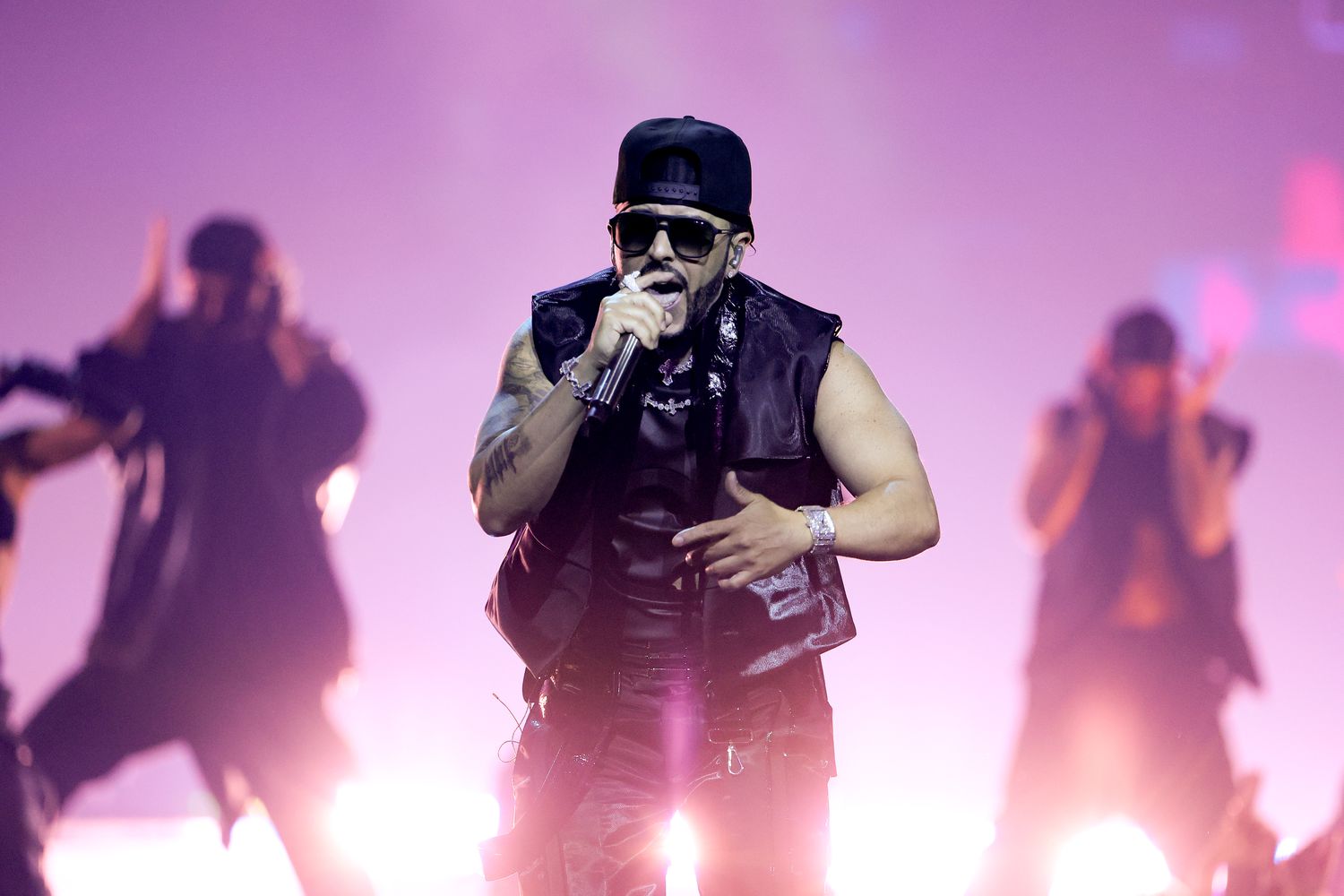Yandel in concert